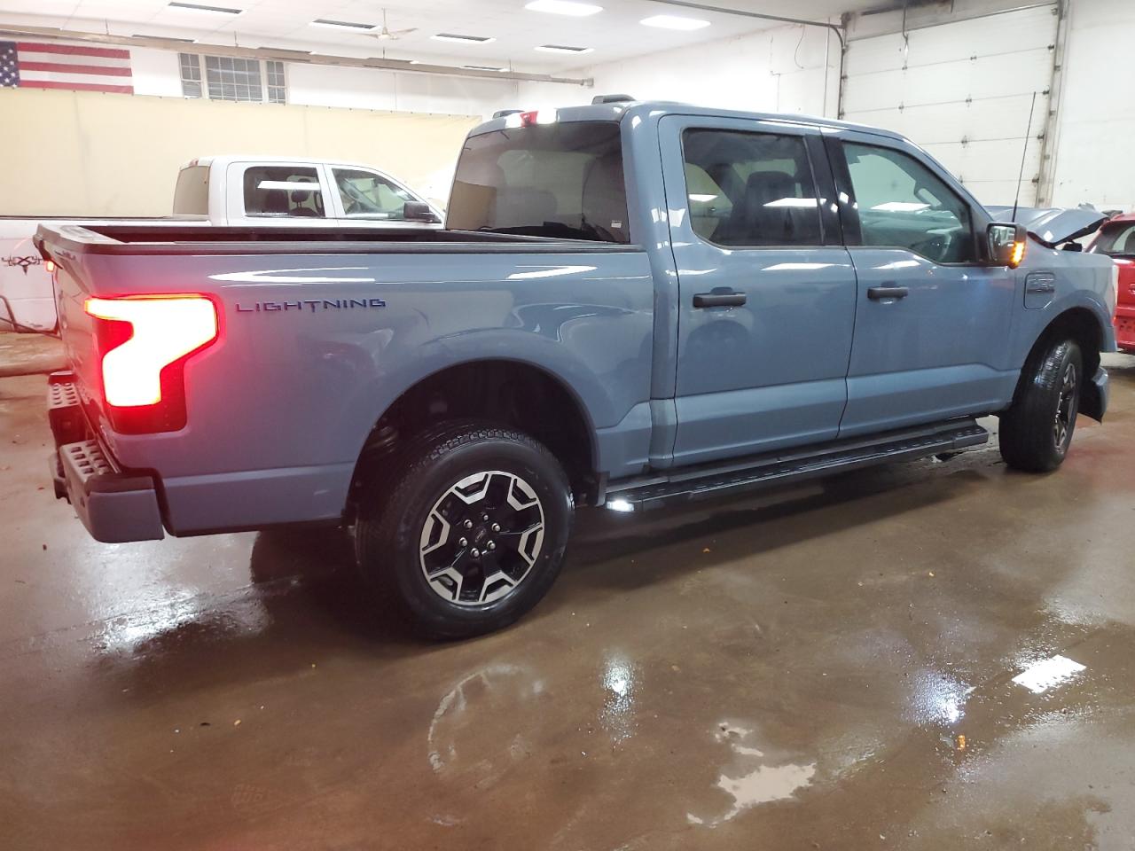 FORD F-150 LIGHTNING PRO