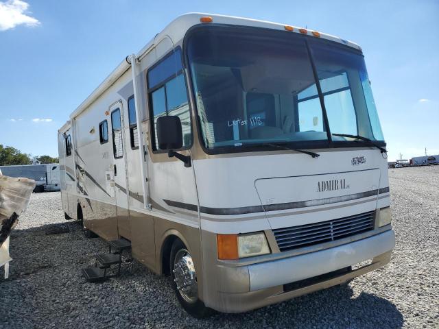 Global Auto Auctions: 2002 WORKHORSE CUSTOM CHASSIS MOTORHOME