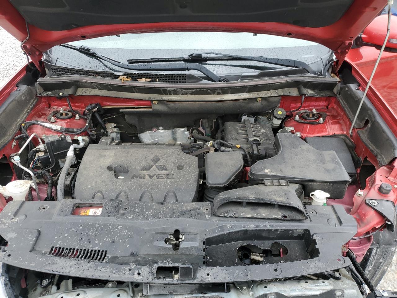 MITSUBISHI OUTLANDER SE