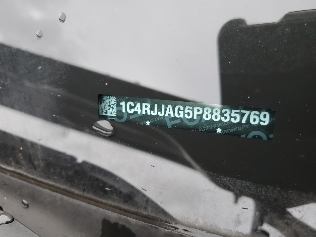 JEEP GRAND CHEROKEE L LAREDO