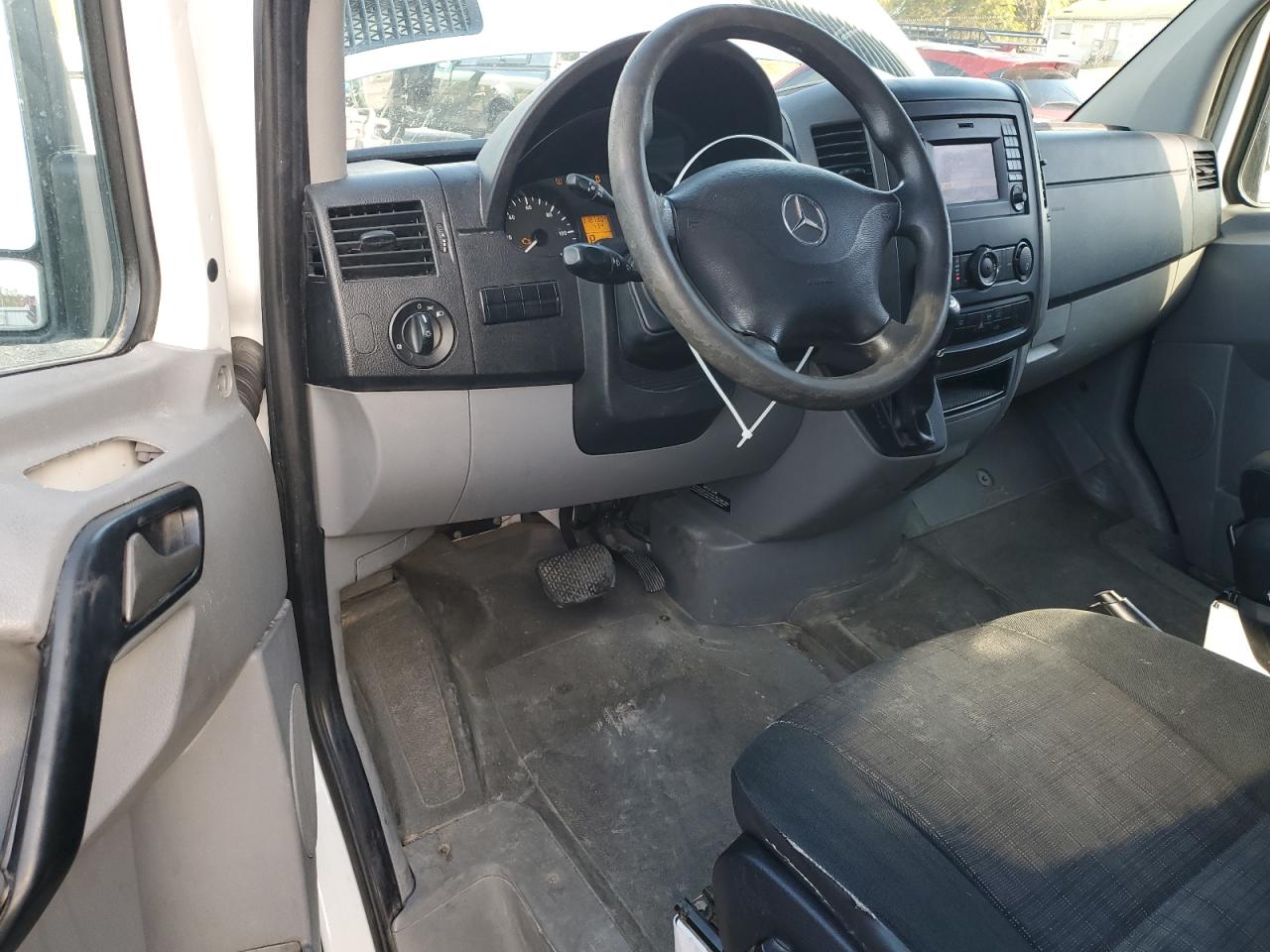 MERCEDES-BENZ SPRINTER 2500