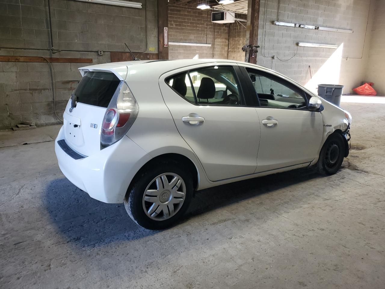 TOYOTA PRIUS C