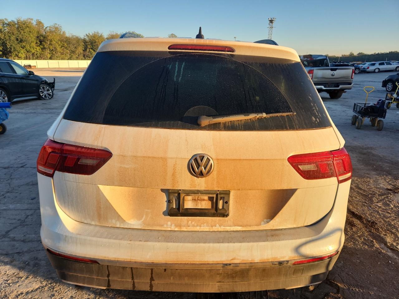 VOLKSWAGEN TIGUAN SE