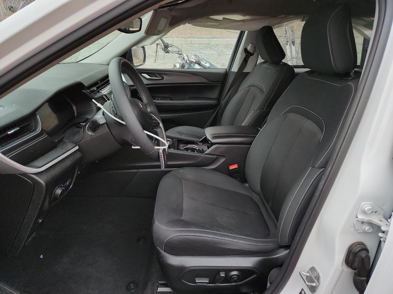 JEEP GRAND CHEROKEE L LAREDO