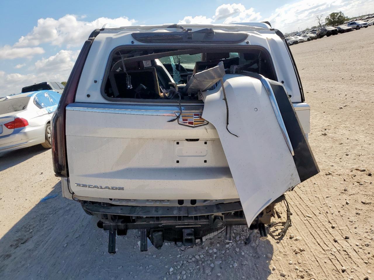 CADILLAC ESCALADE PREMIUM LUXURY