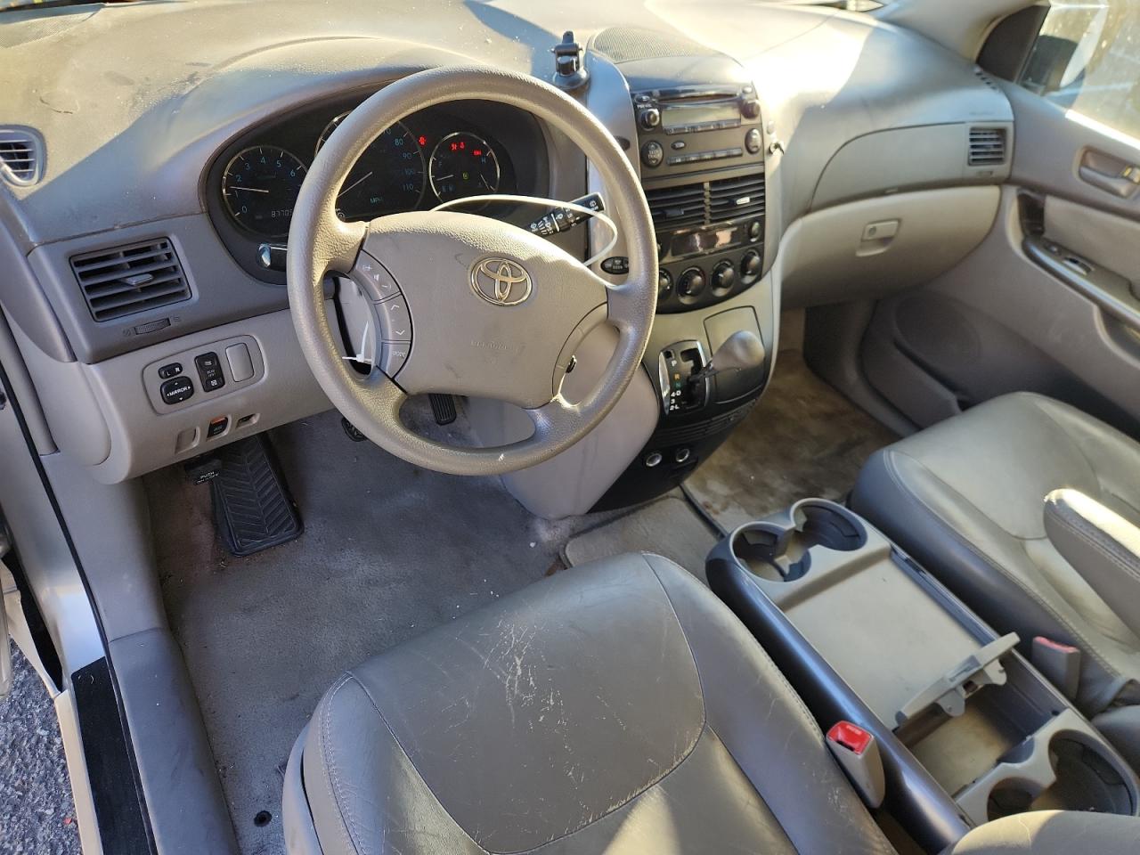 Lot #3304099488 2007 TOYOTA SIENNA CE