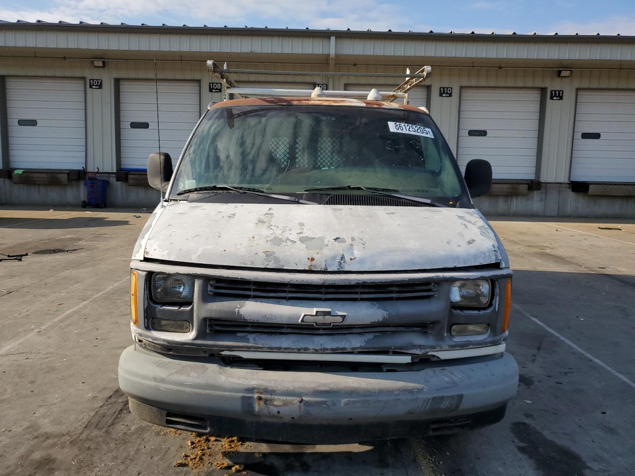 Lot #3270911419 2000 CHEVROLET EXPRESS G2