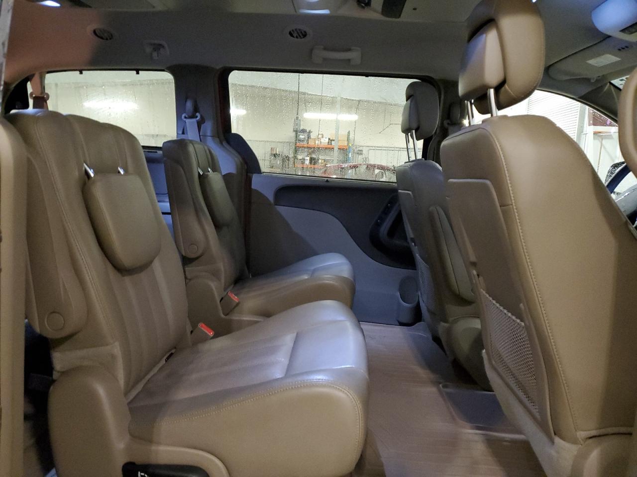 CHRYSLER TOWN & COUNTRY TOURING L