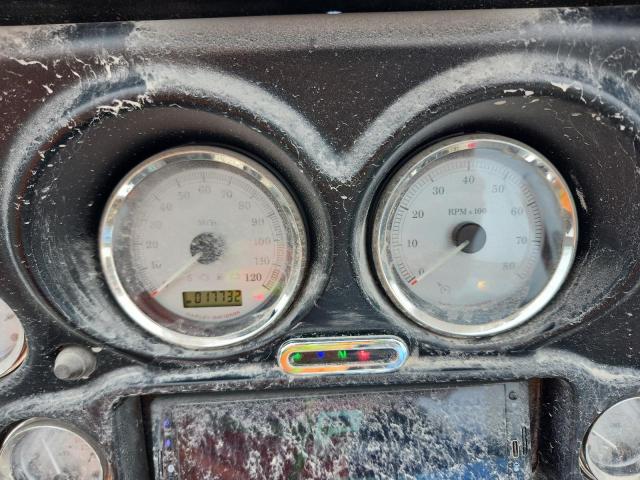 2011 HARLEY-DAVIDSON FLHX - 1HD1KBM14BB671402