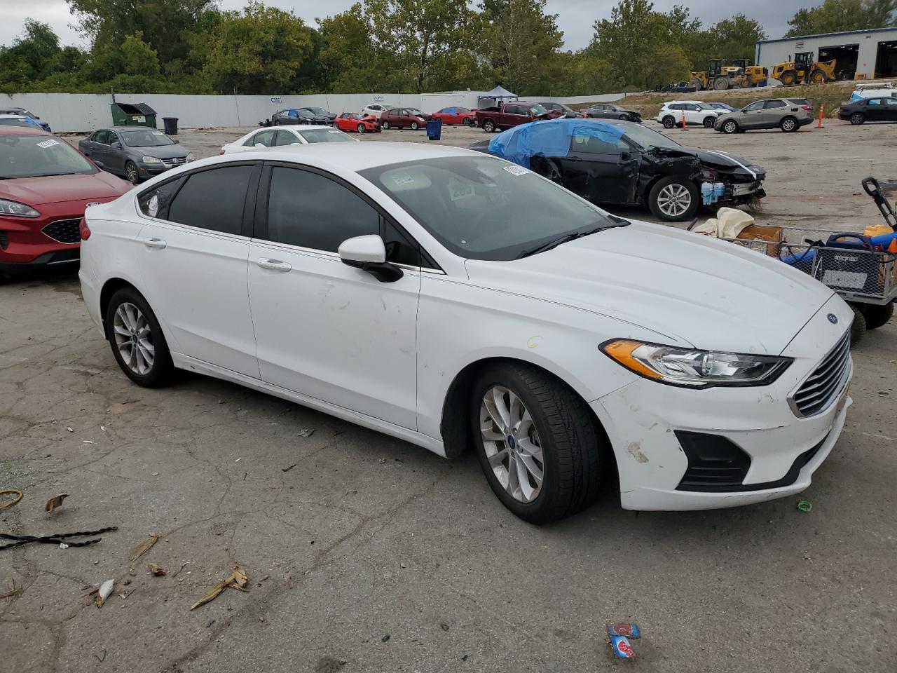 FORD FUSION SE