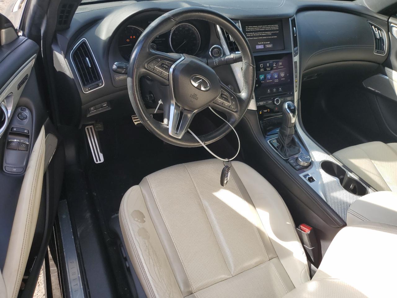 INFINITI Q60 RED SPORT 400