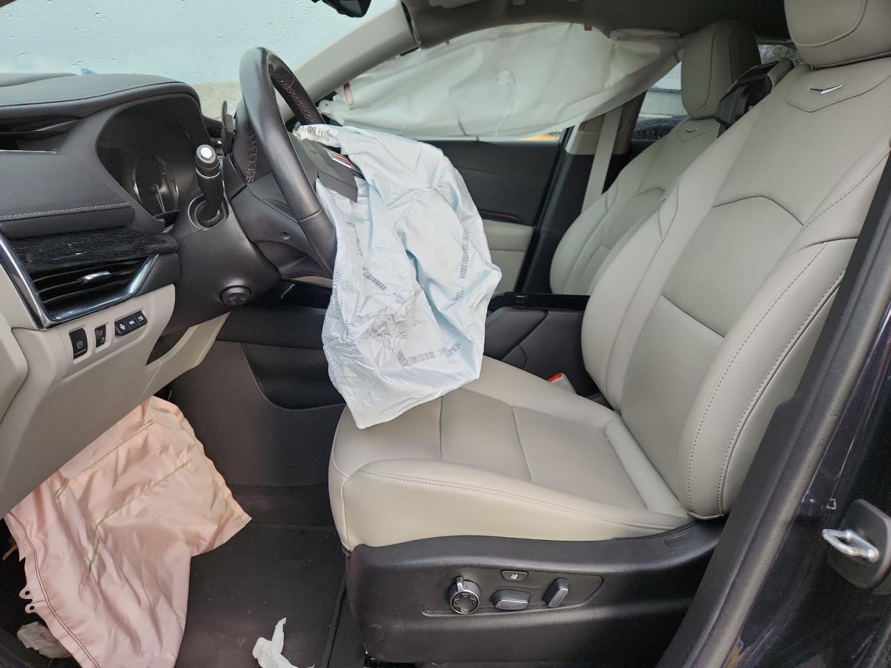 CADILLAC XT4 PREMIUM LUXURY