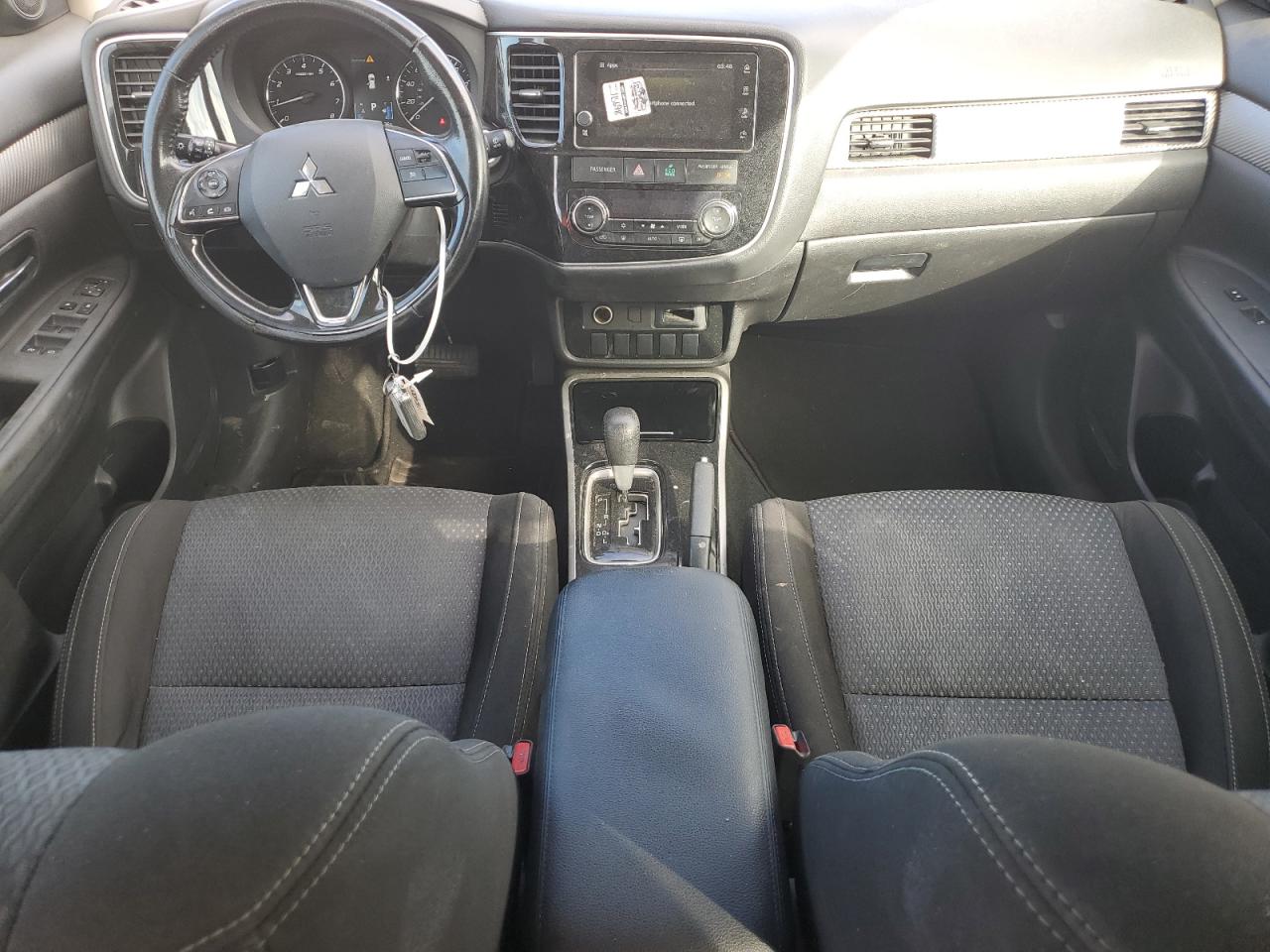 MITSUBISHI OUTLANDER SE