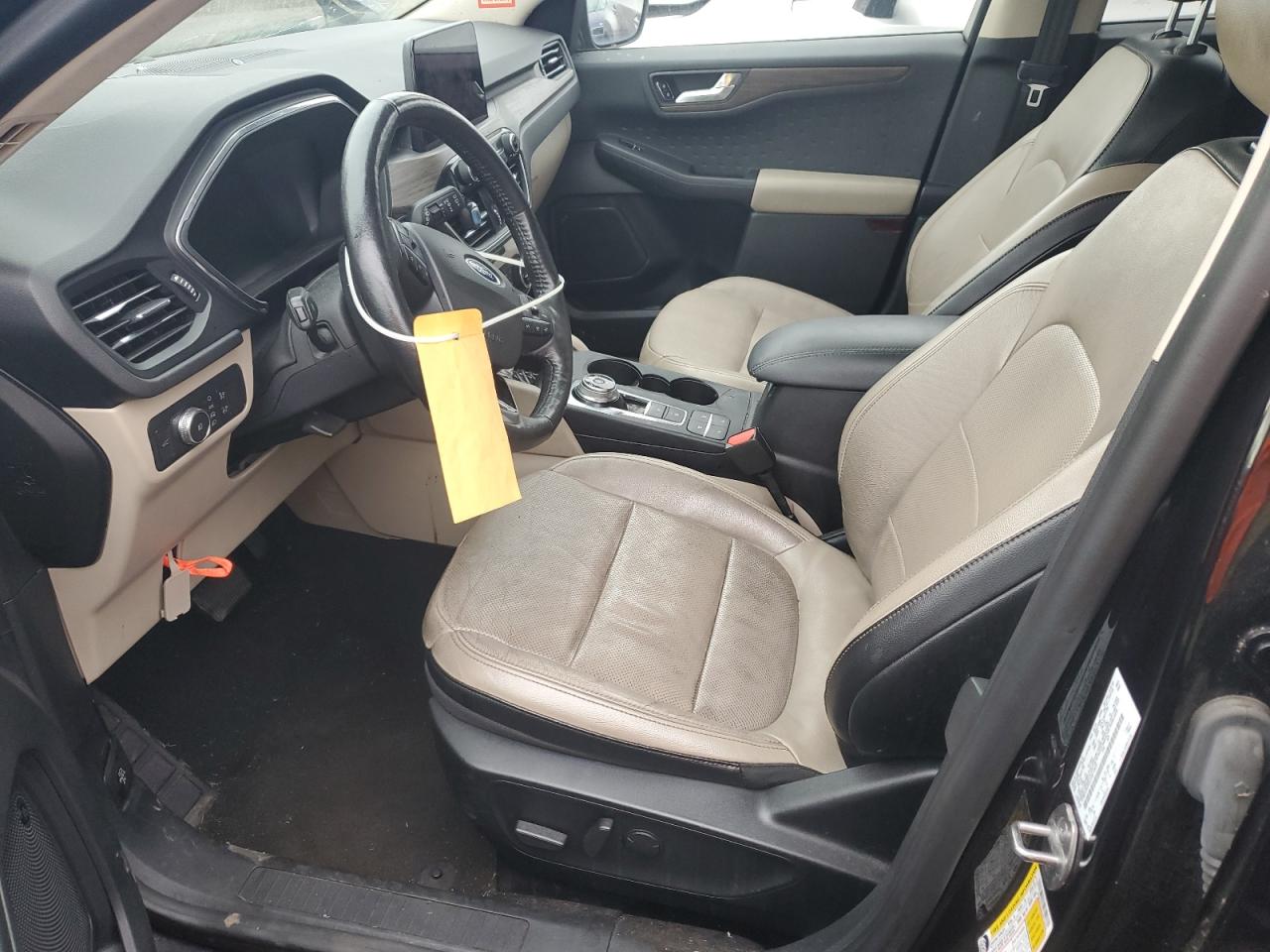 FORD ESCAPE TITANIUM