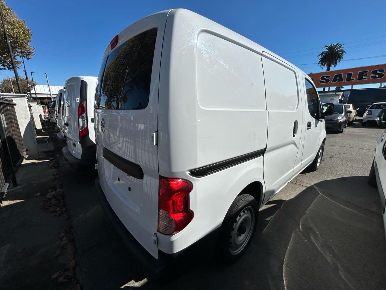 NISSAN NV200 2.5S