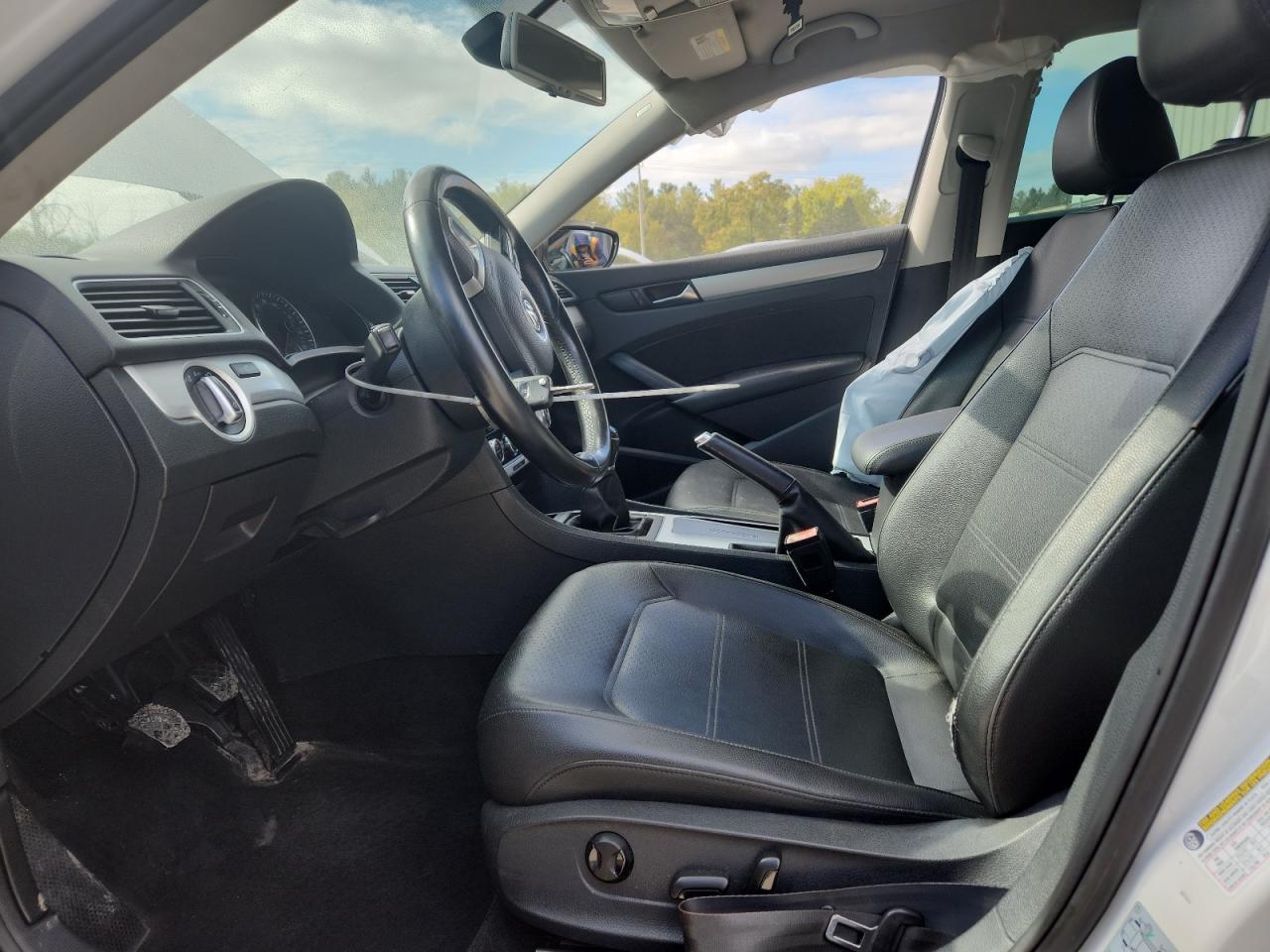 VOLKSWAGEN PASSAT SE