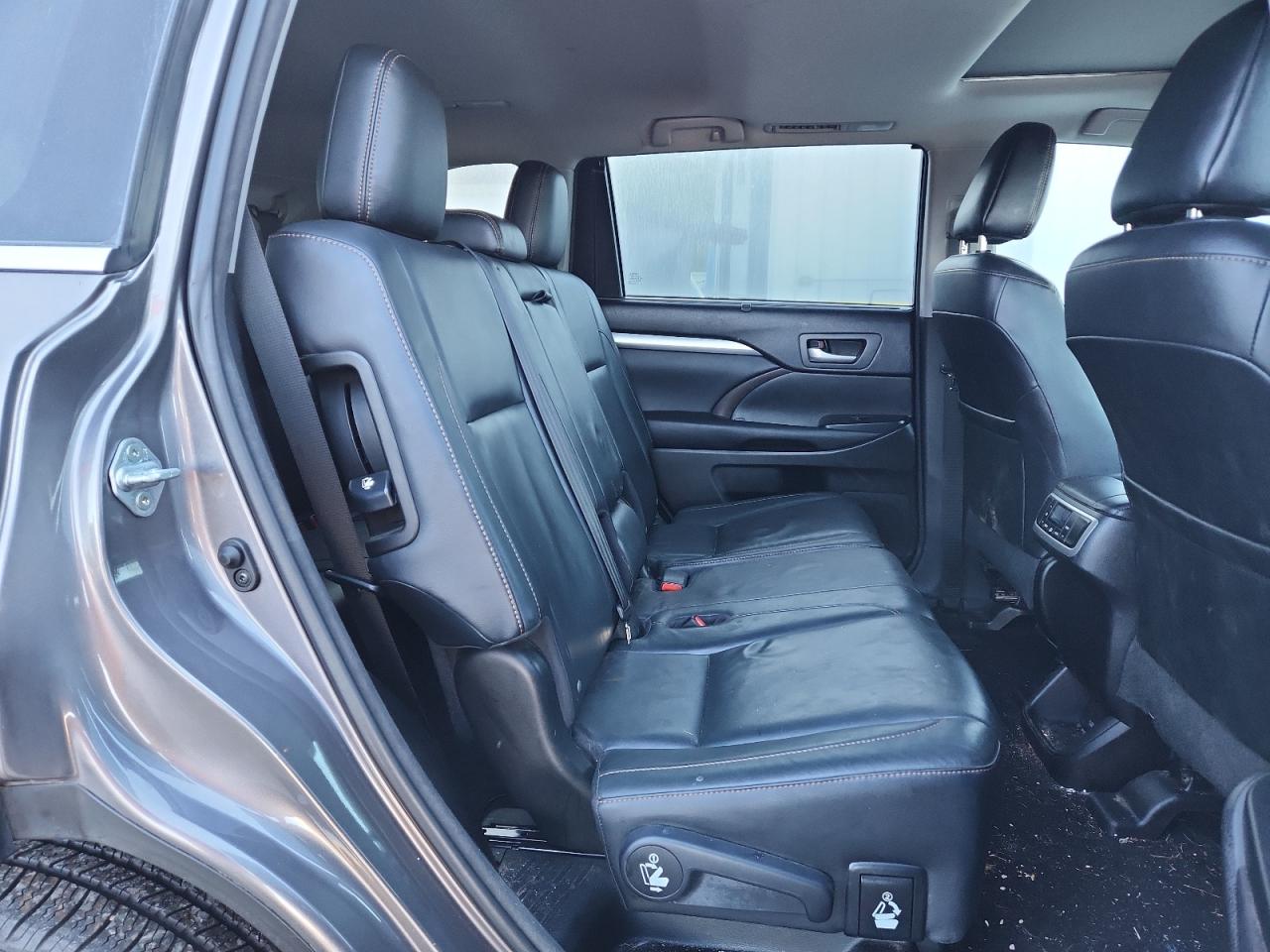 Lot #3311673236 2016 TOYOTA HIGHLANDER