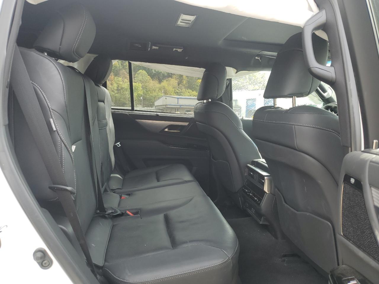 LEXUS LX 600 BASE