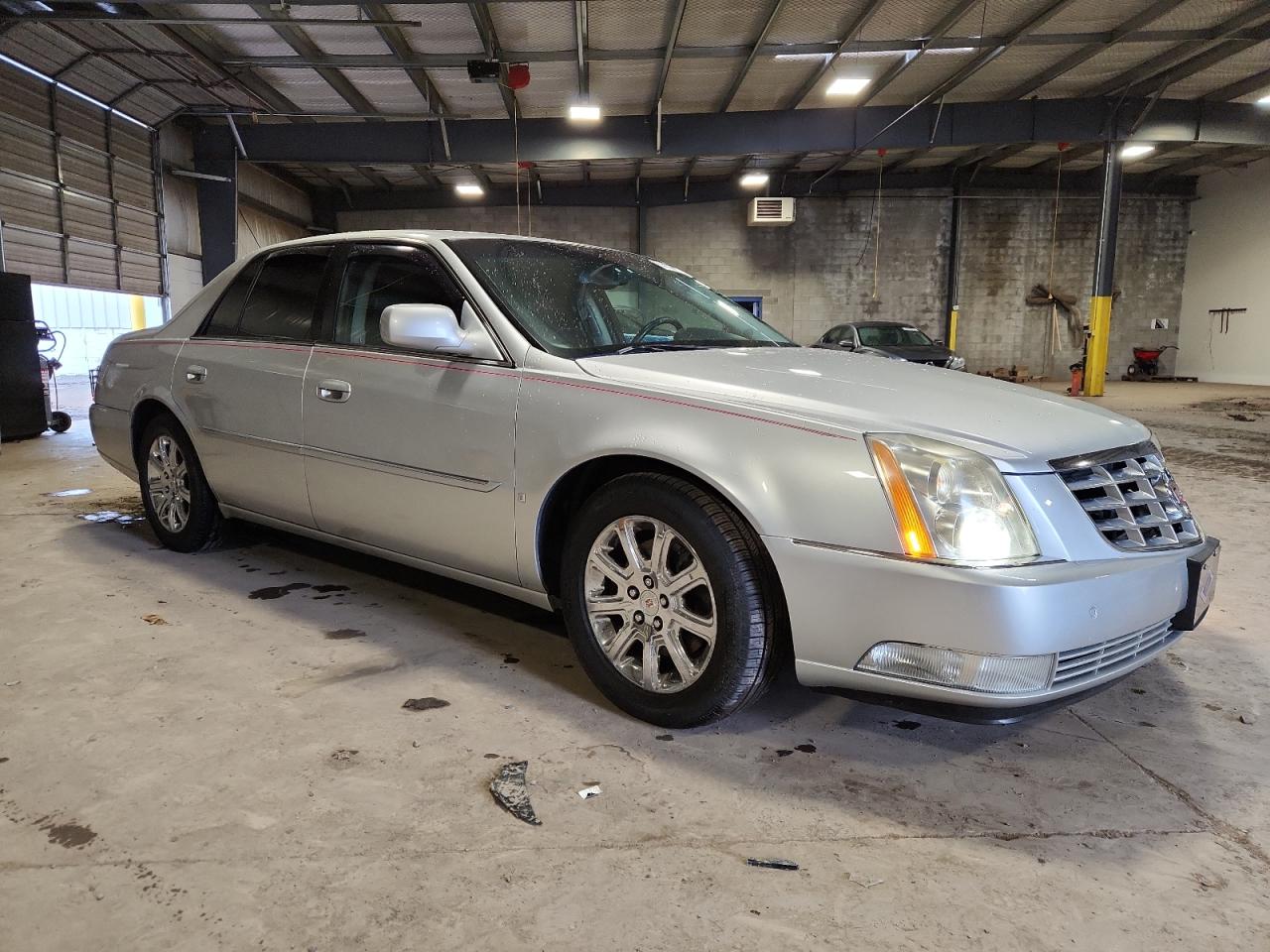 Lot #3284039885 2009 CADILLAC DTS