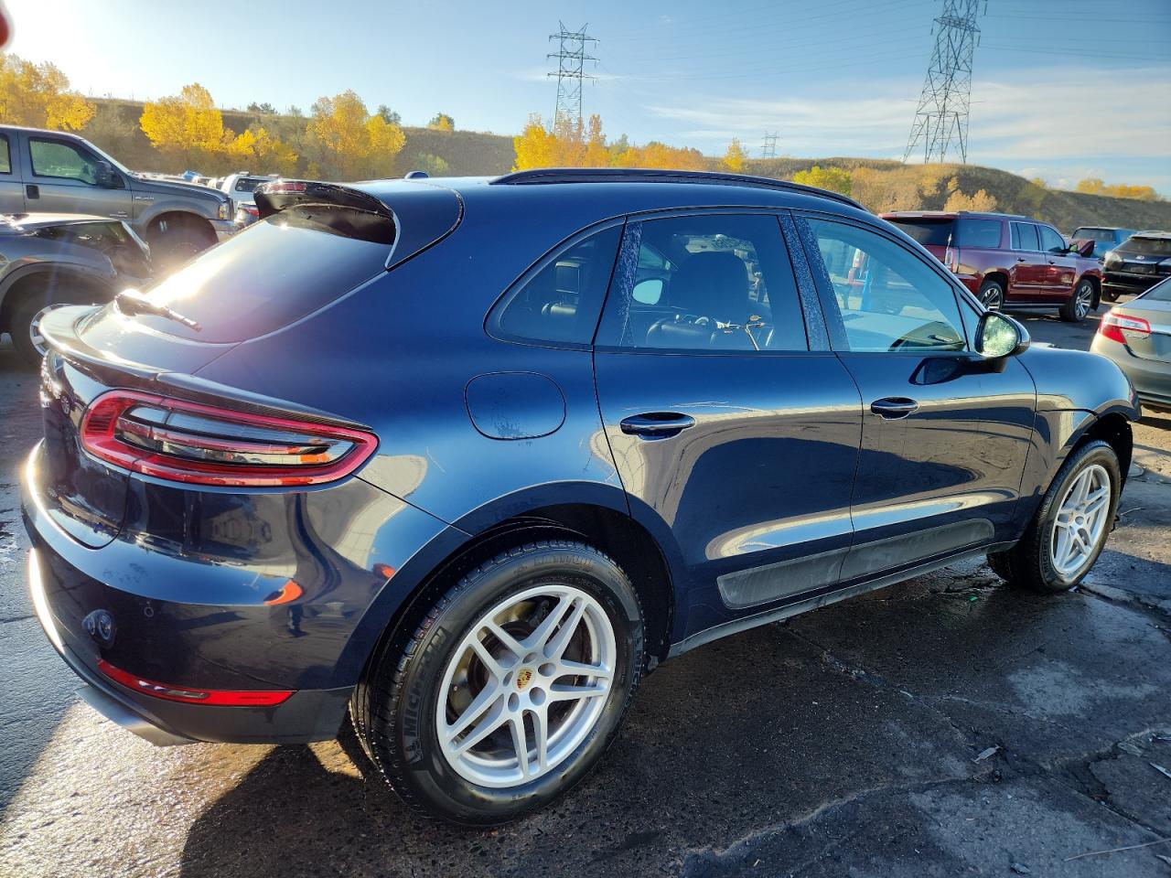 PORSCHE MACAN