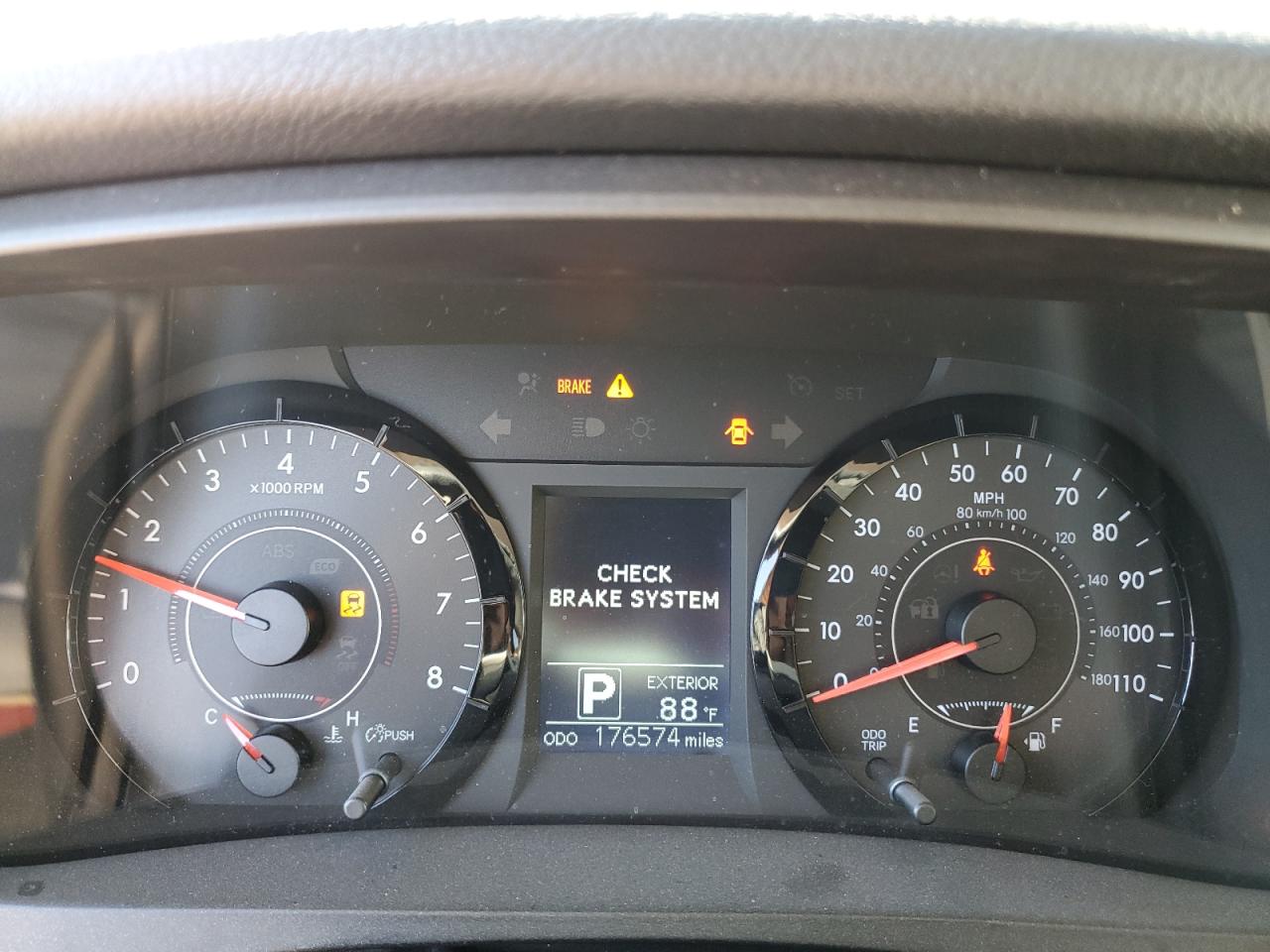 Lot #3311634232 2015 TOYOTA SIENNA LE