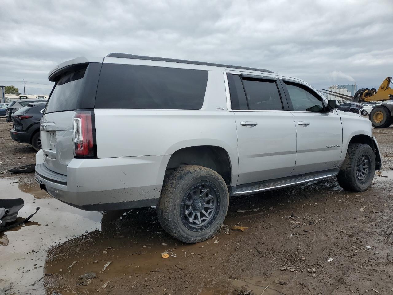 GMC YUKON C1500 SLT