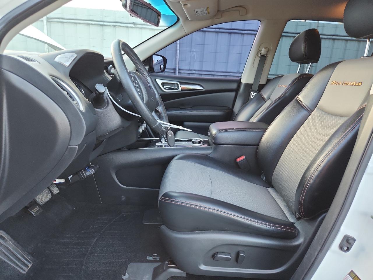 NISSAN PATHFINDER SV