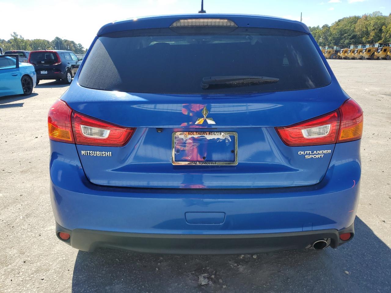 MITSUBISHI OUTLANDER SE