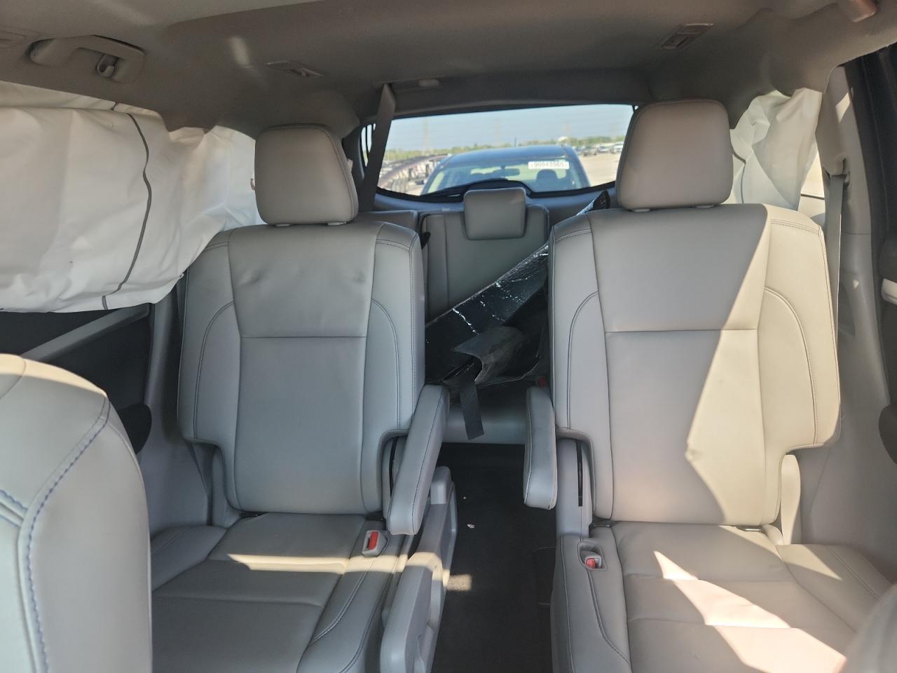 TOYOTA HIGHLANDER SE