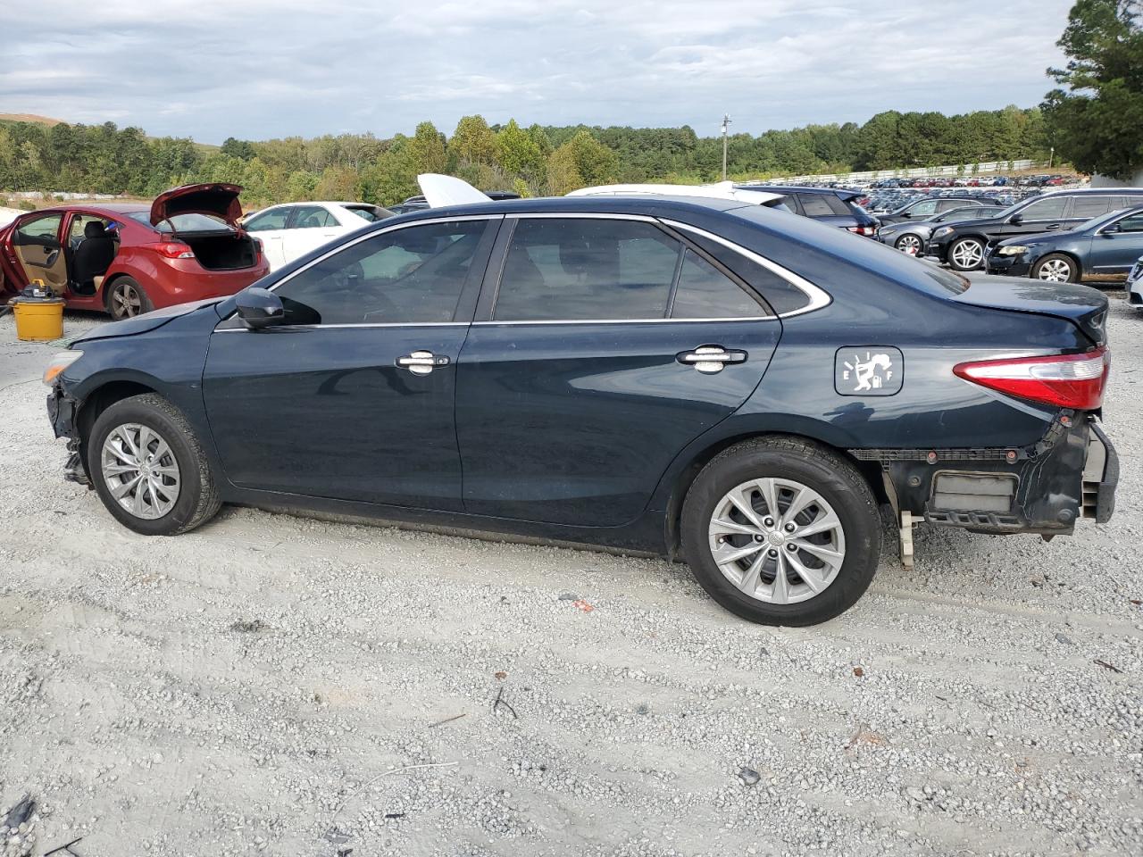 TOYOTA CAMRY LE