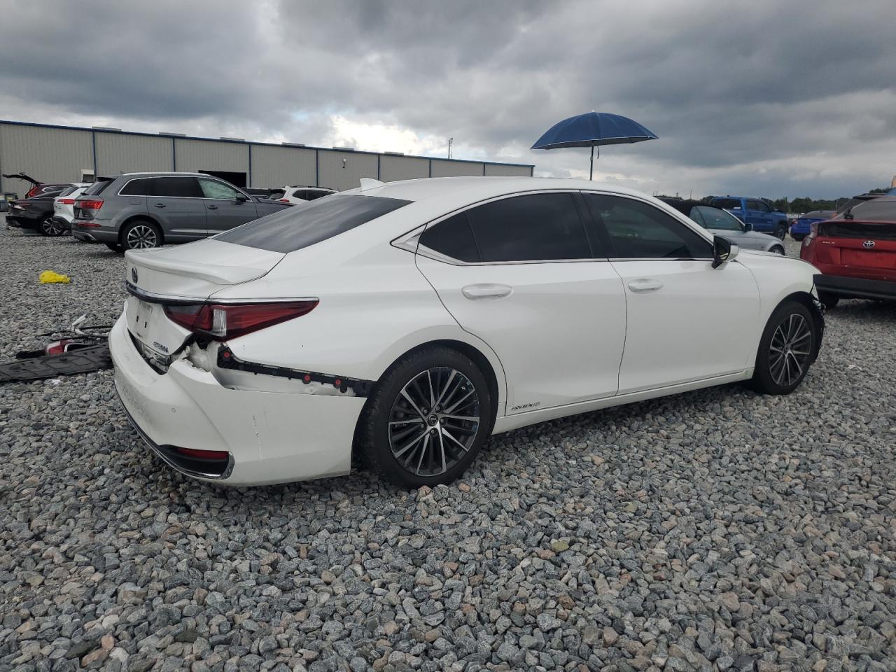 LEXUS ES 300H BASE