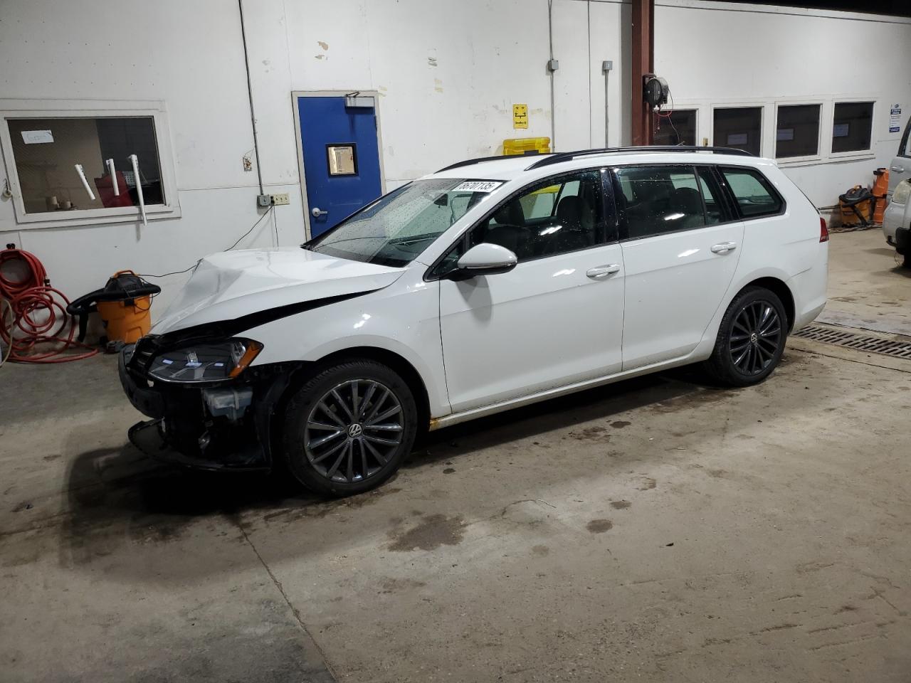 VOLKSWAGEN GOLF SPORTSVAN S