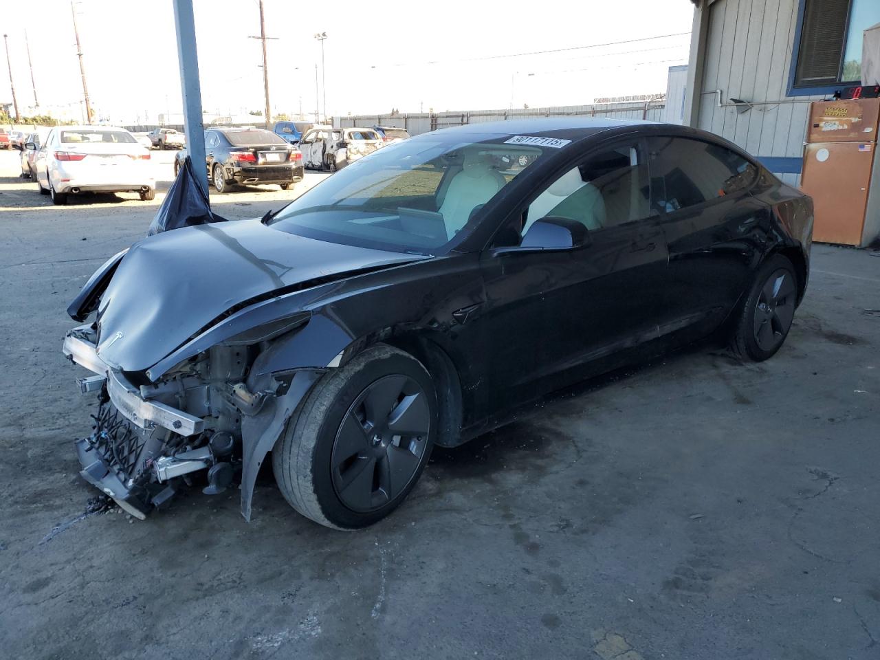 TESLA MODEL 3