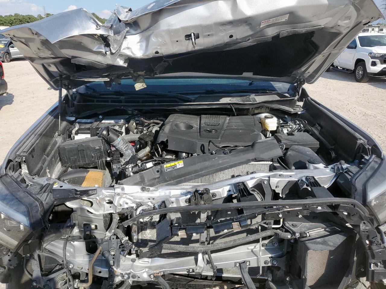 TOYOTA TUNDRA CREWMAX PLATINUM