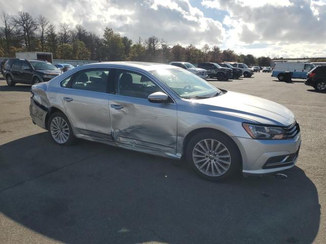 2017 VOLKSWAGEN PASSAT SE - 1VWBT7A35HC033343