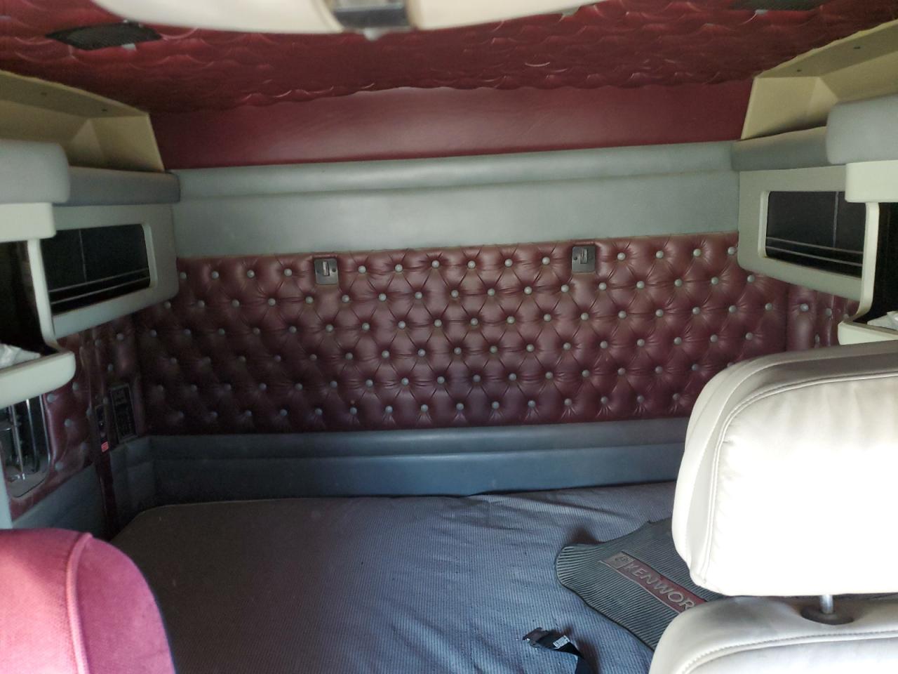 Lot #3266054322 1997 KENWORTH T800