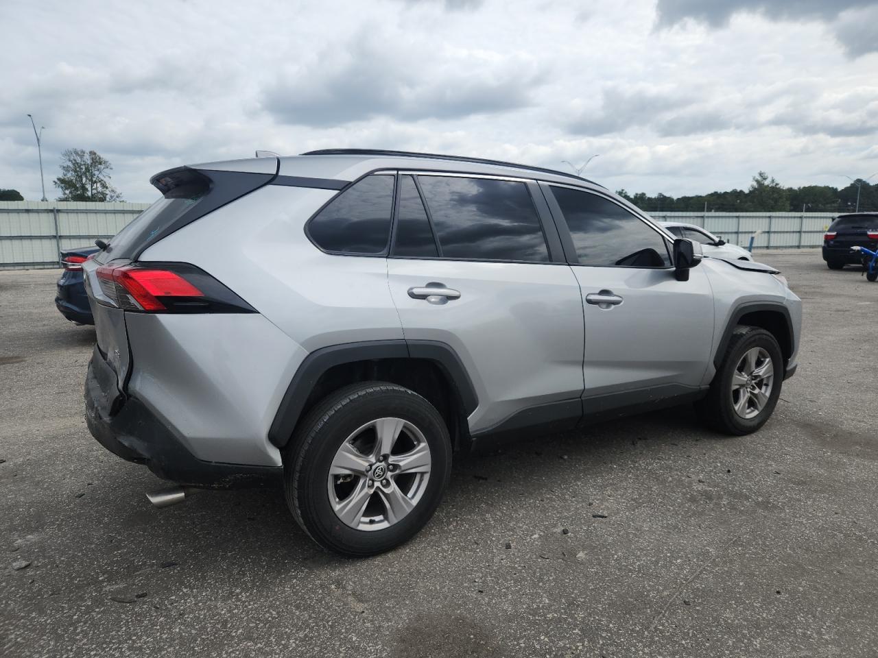 TOYOTA RAV4 XLE