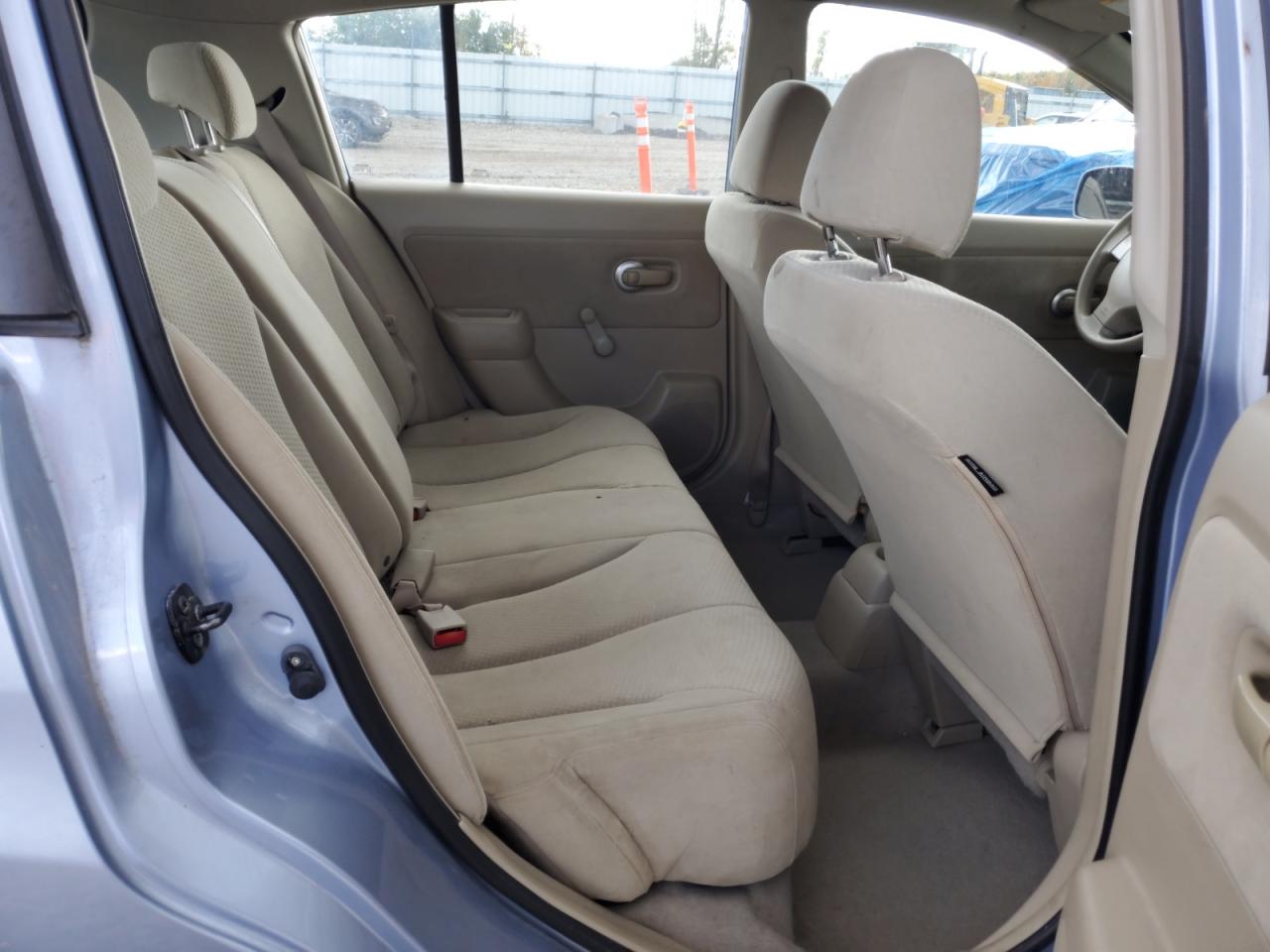 NISSAN VERSA S