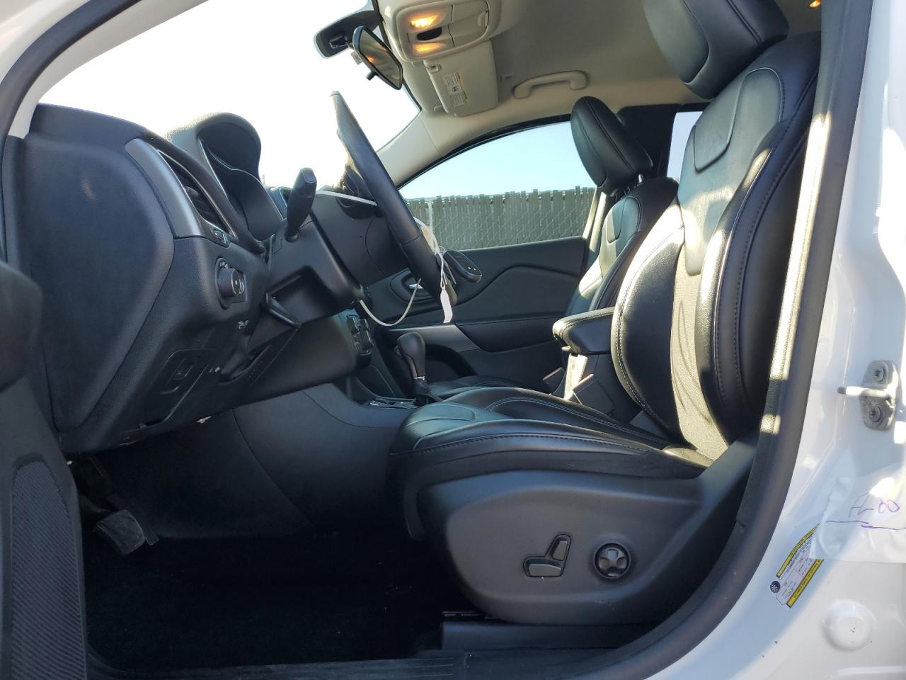 JEEP GRAND CHEROKEE LATITUDE PLUS