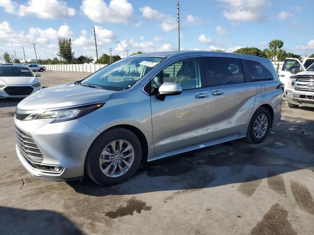Global Auto Auctions: 2021 TOYOTA SIENNA XLE