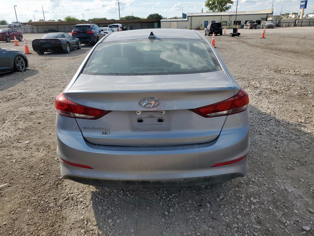 HYUNDAI ELANTRA SE