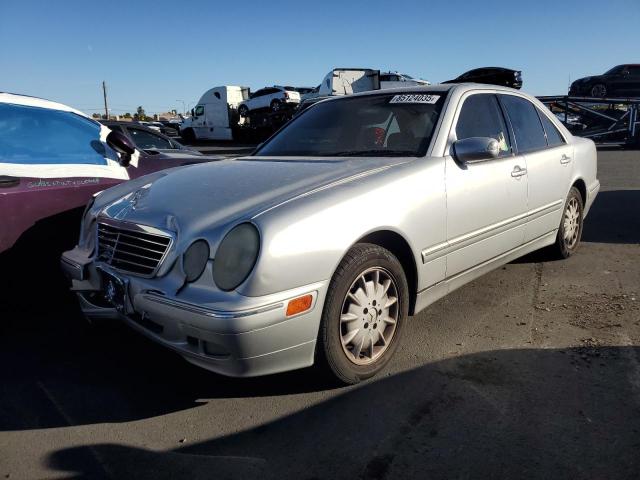 MERCEDES-BENZ E 320