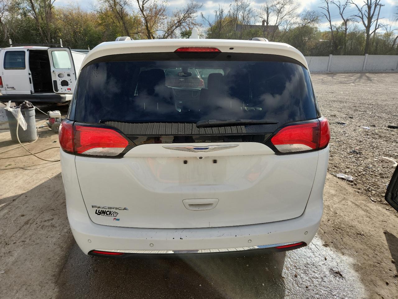 CHRYSLER PACIFICA TOURING L