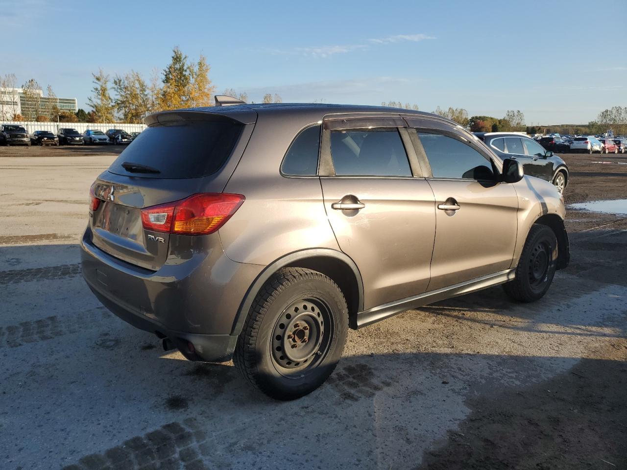 MITSUBISHI OUTLANDER SE