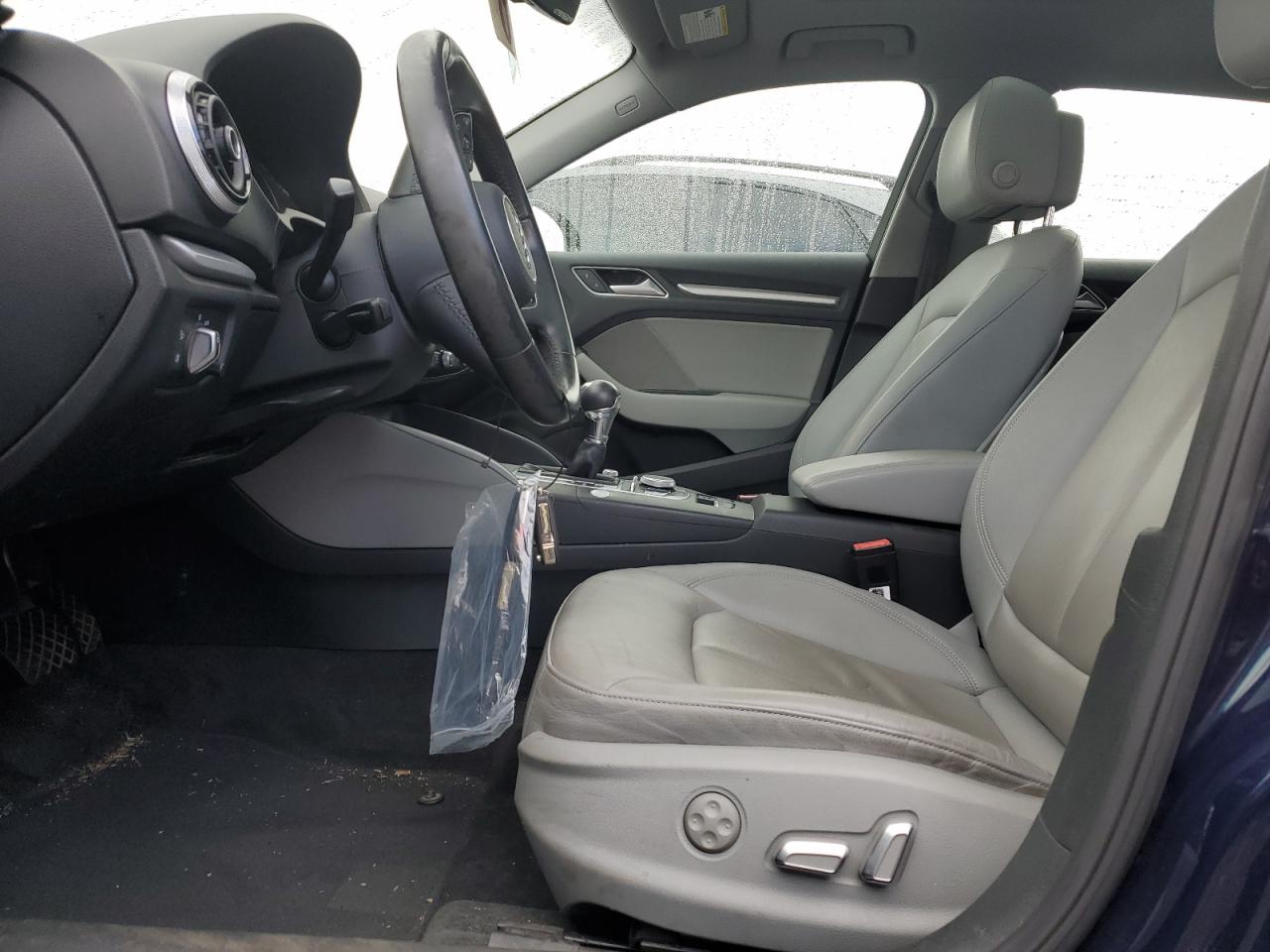 AUDI A3 E-TRON PREMIUM