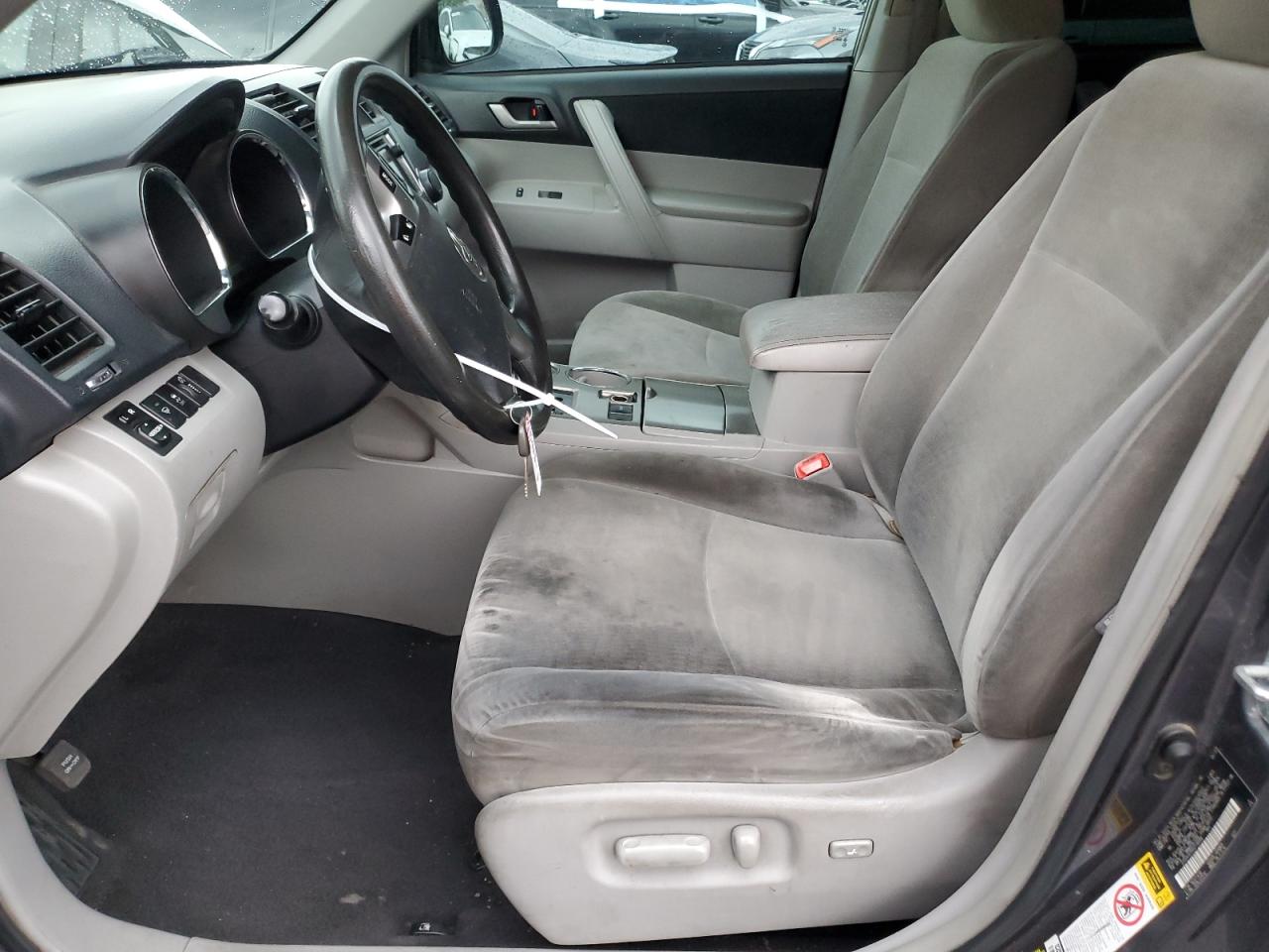 TOYOTA HIGHLANDER BASE