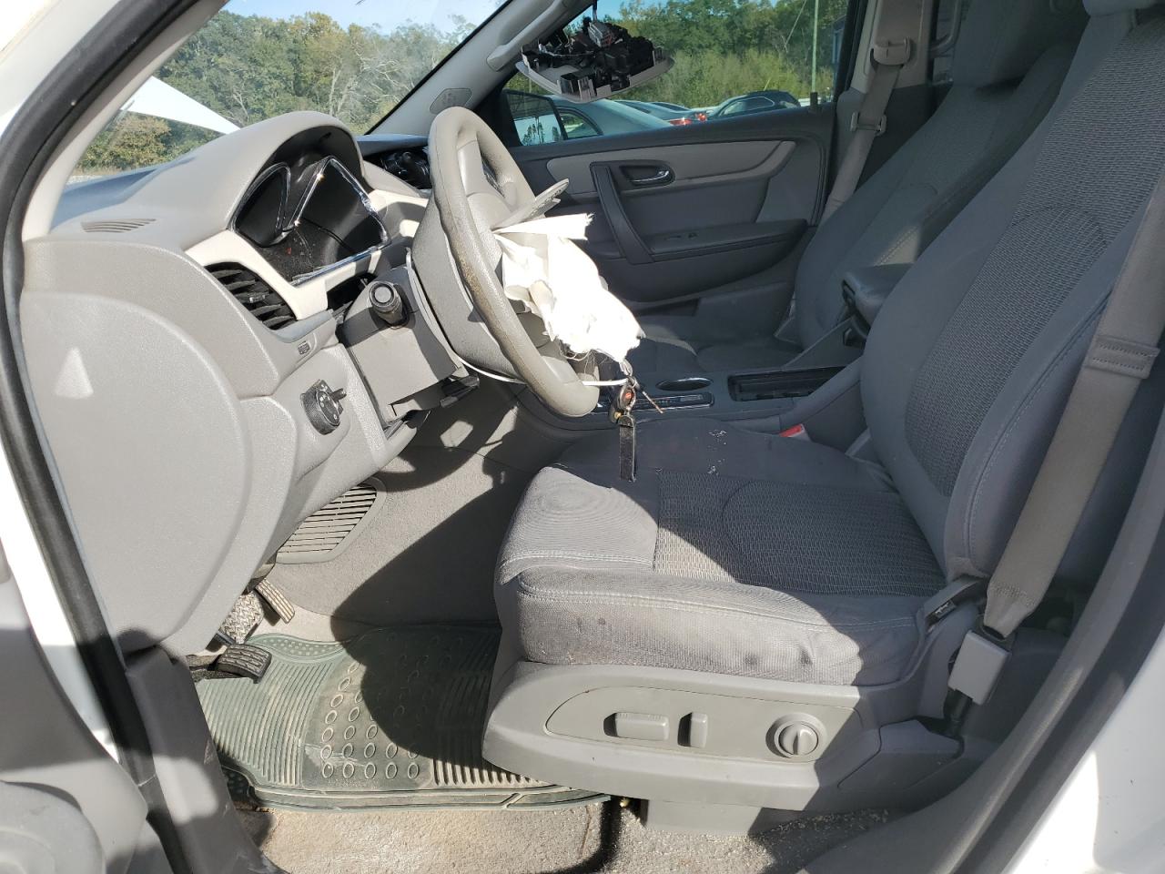 CHEVROLET TRAVERSE LS