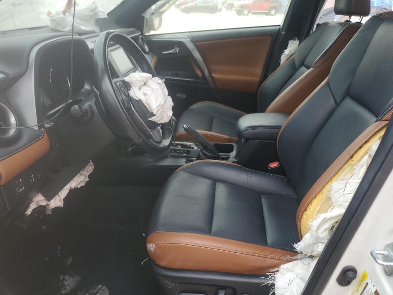 2018 TOYOTA RAV4 SE JTMNFREV4JJ205068