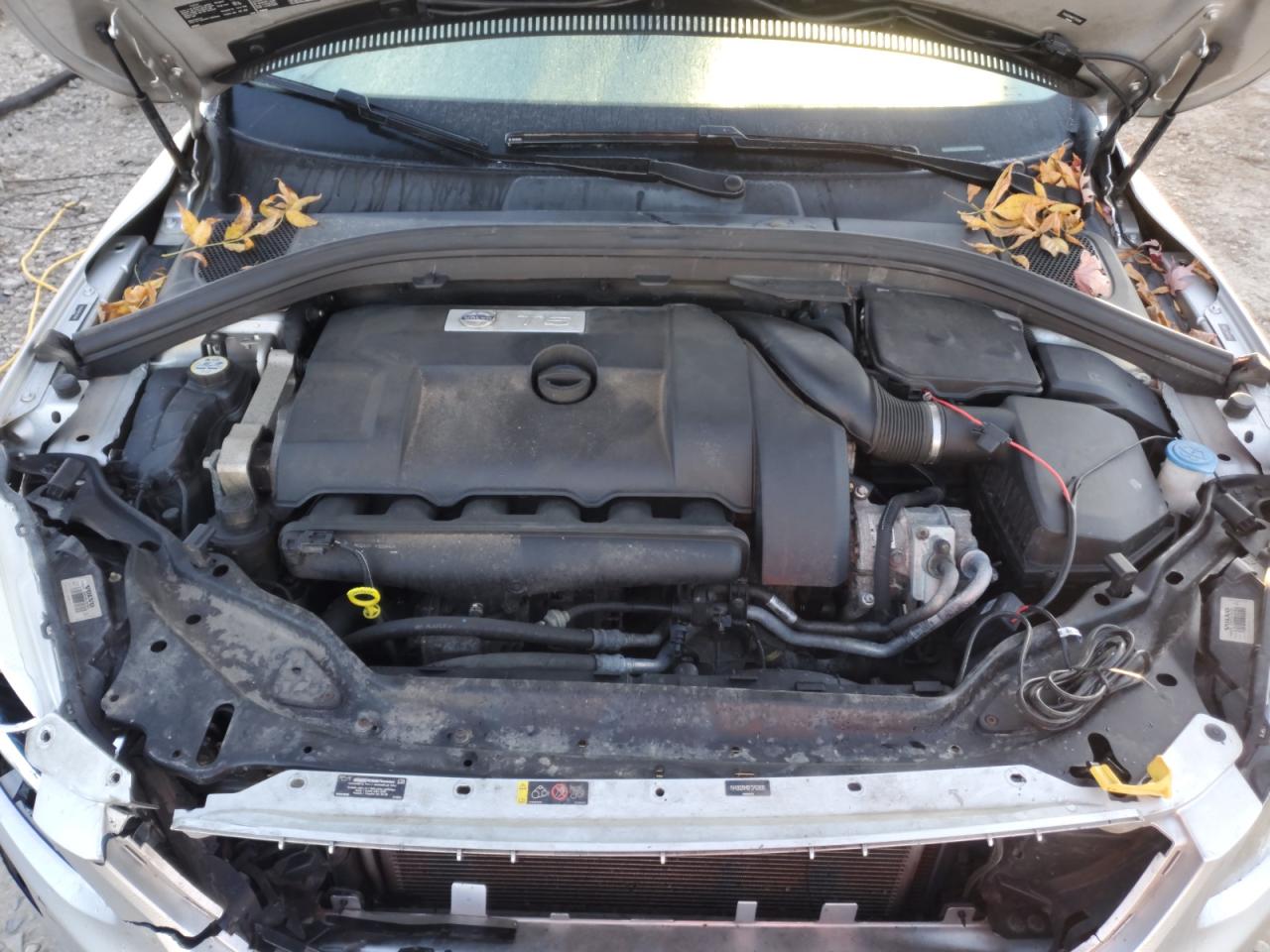 VOLVO XC60 T6 PLATINUM