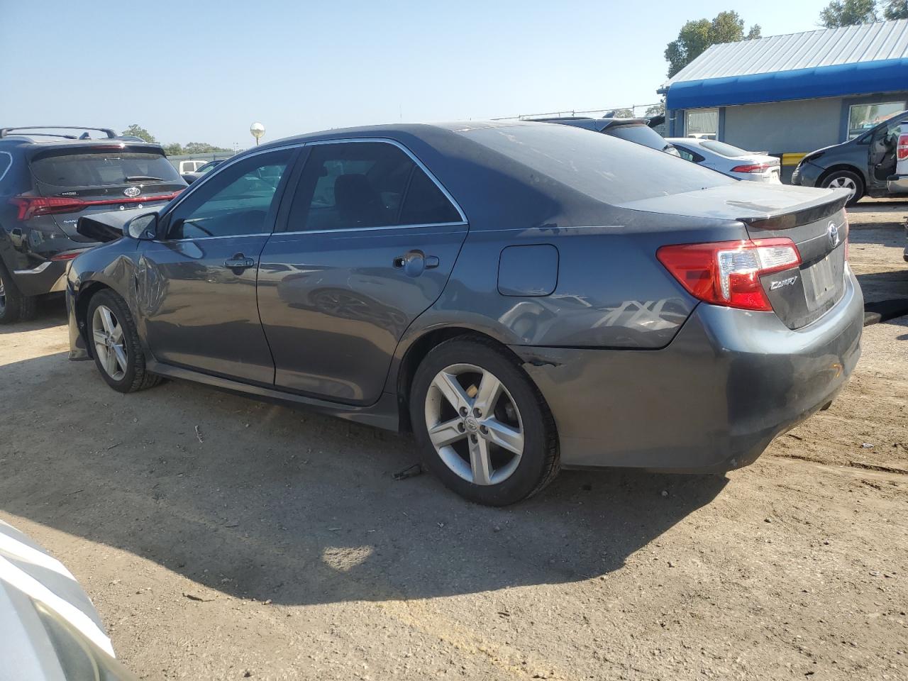 TOYOTA CAMRY L